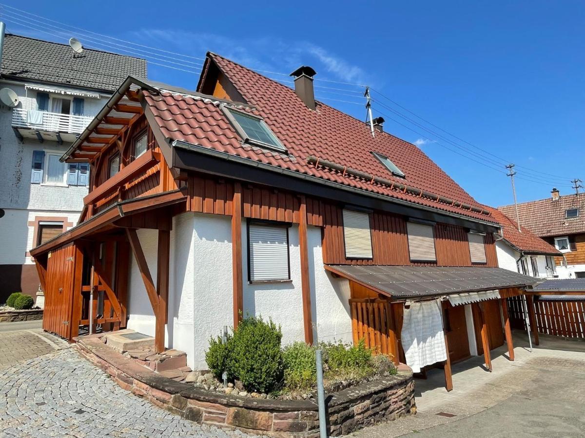 Haus Tannenzaepfle Apartman Waldachtal Kültér fotó
